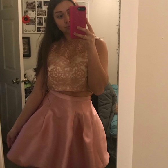 Formal dress - Picture 6 of 7